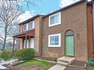 102 Giles Pl, Sterling, VA 20164