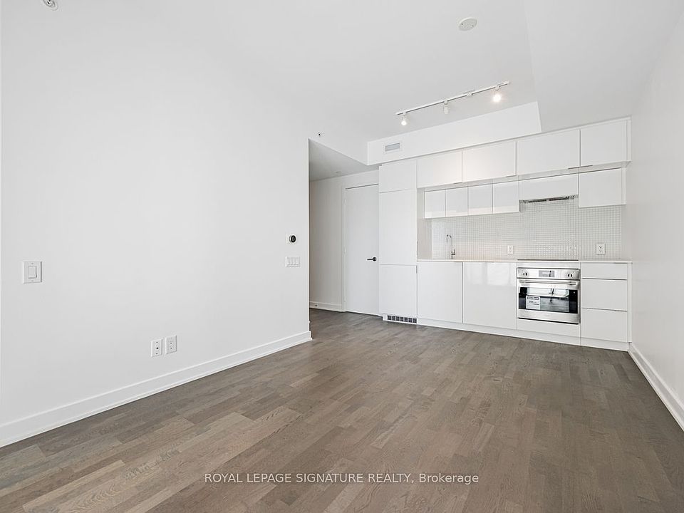 1st image of 185 Roehampton Ave #615