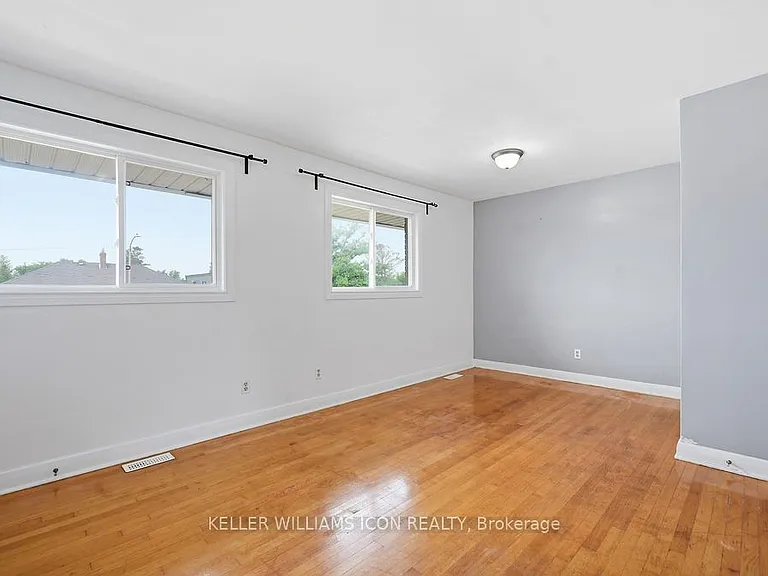 873 Woodroffe Ave — Photo 22