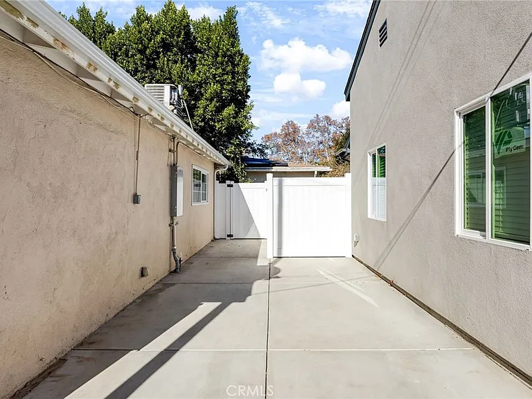 7044 White Oak Ave — Photo 25
