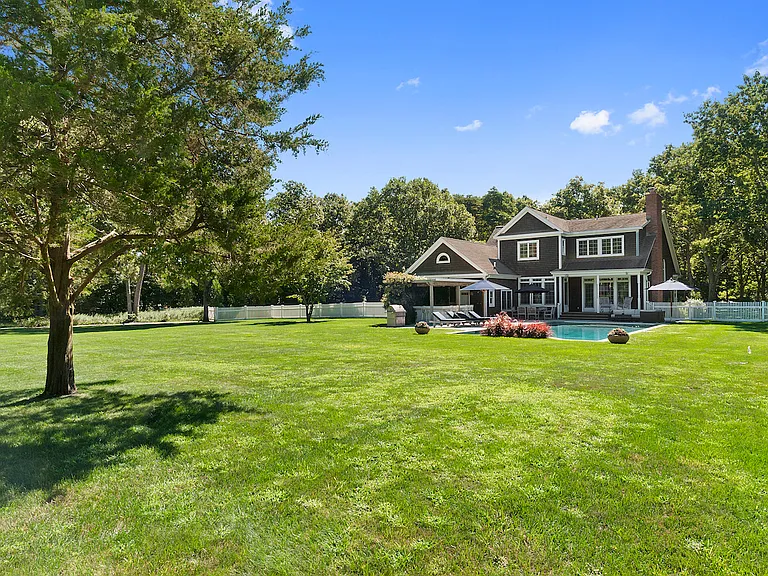 100 Greenleaf Ln — Photo 4