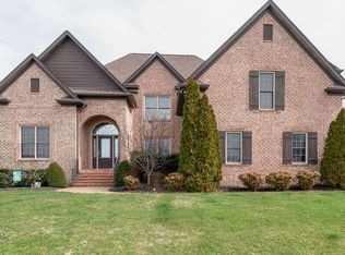 102 Chapel Ct N, Hendersonville, TN 37075