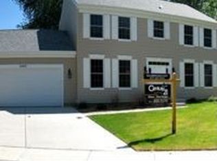 11615 Lori Ln, Huntley, IL 60142