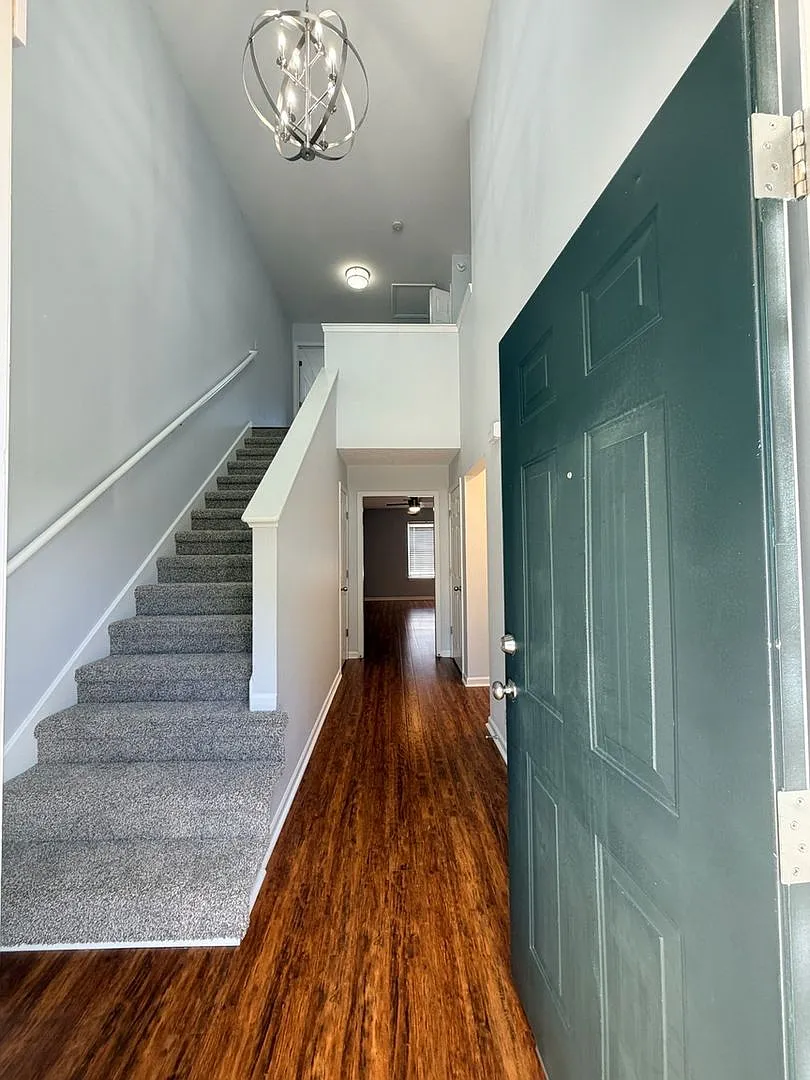 Charming 2BR Townhome in Nashville — Photo 4