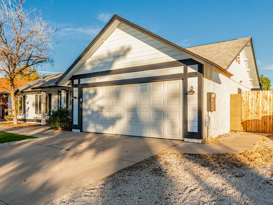 429 S Gaylord