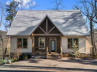 Rainbow Falls Ln, Sevierville, TN 37862