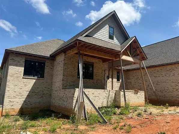 152 Schrimsher Dr, Inman, SC 29349