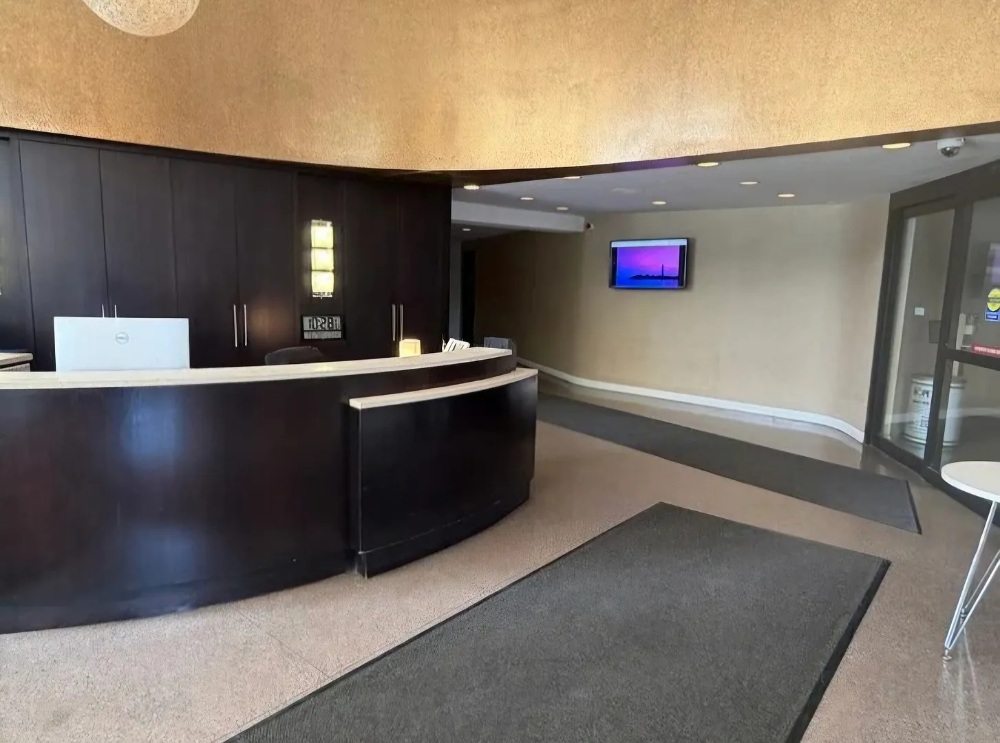 1 bed, 600 sqft, $2,300 — Photo 3