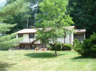 102 Waterway Ln, Stroudsburg, PA 18360