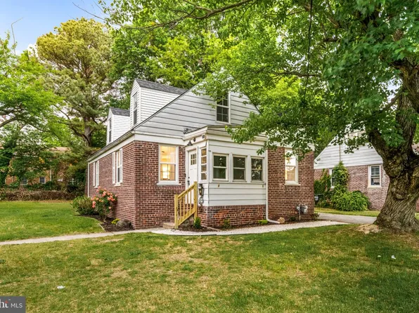 1 Dixie Dr, Penns Grove, NJ 08069