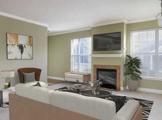 6814 Hemingway St #3, Johnston, IA 50131