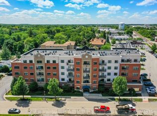 14 S Prospect St APT 302, Roselle, IL 60172