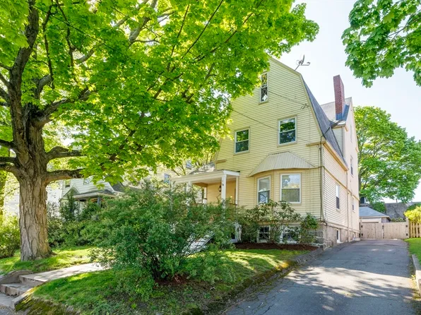 54 Court St, Newton, MA 02458