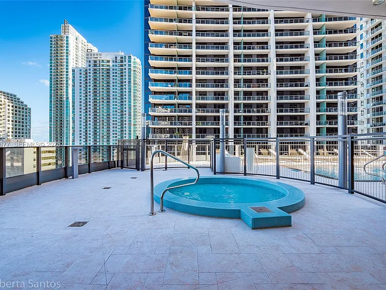 1000 Brickell Plz #4509 — Photo 19