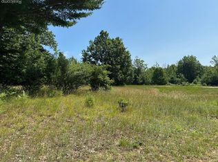 77 E Starlight Ridge Cir, Onekama, MI 49675