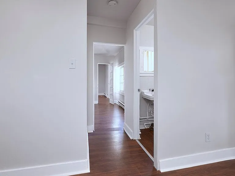 1118 E Platte Ave #B — Photo 8