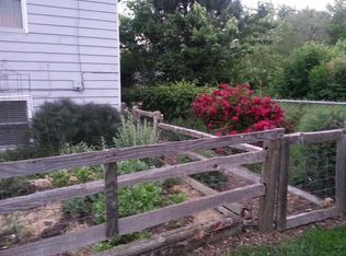 1521 E 18th Ter, Lawrence, KS 66044