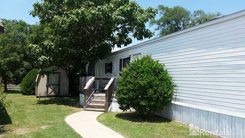1st image of 433 Ewing Way