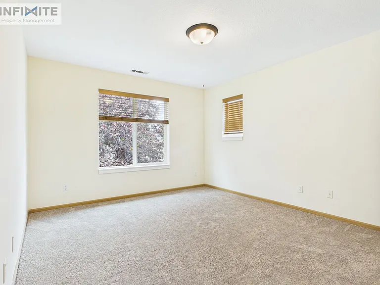 325 Michael Grove Ave #D — Photo 11