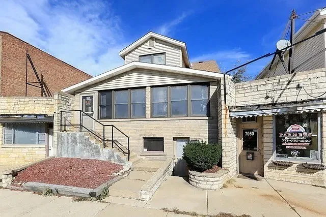 7050 W Higgins Ave #1E