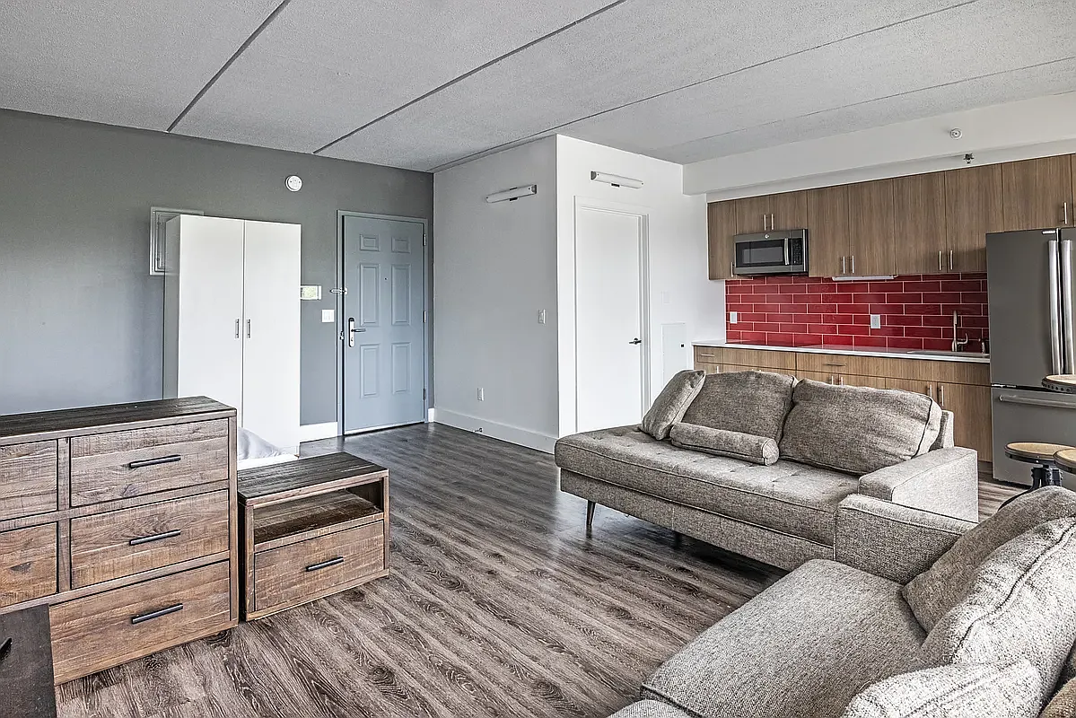 Building Photo - 2415 Arthur Ave #5E