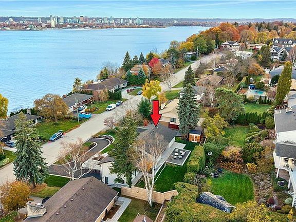2nd image of 841 Danforth Pl