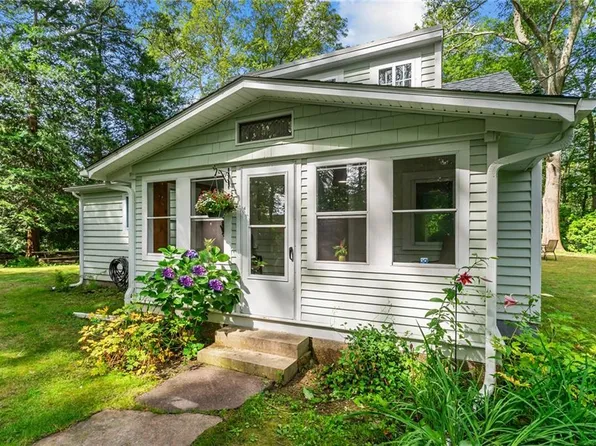 2002 Kingstown Rd, South Kingstown, RI 02879