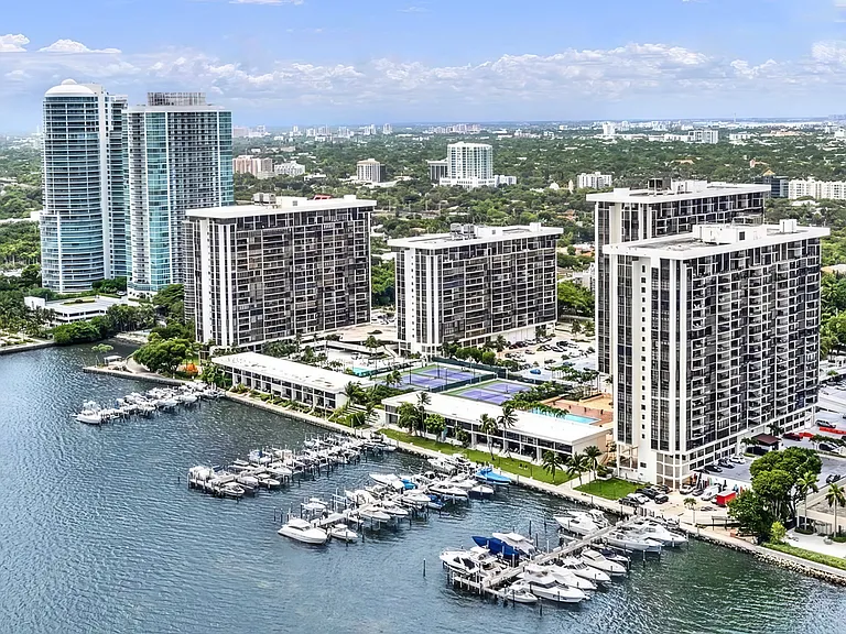 1901 Brickell Ave #B512 — Photo 44