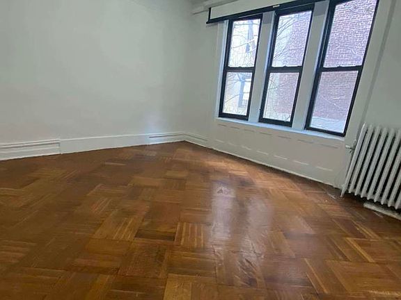 3rd image of 170 Woodruff Ave APT 2A