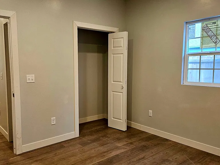 322 Main St #B — Photo 6