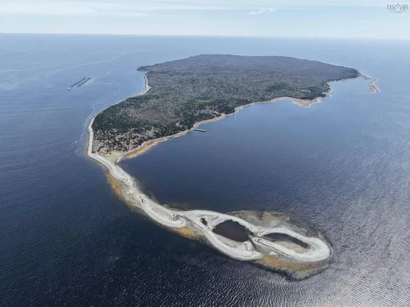 LOT McNutts Island Rd, Shelburne, NS B0T 1W0
