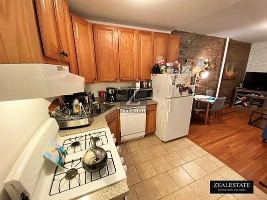 Rented by ZealEstate Group Inc | media 15