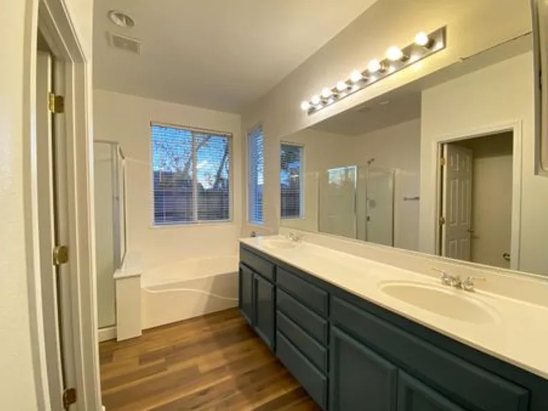 5901 Caddington Way — Photo 8