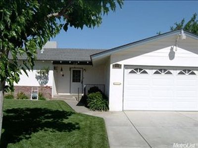 218 N Santa Rosa St, Los Banos, CA, 93635
