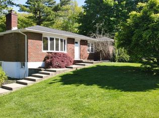 37 Oxford Rd, New Windsor, NY 12553