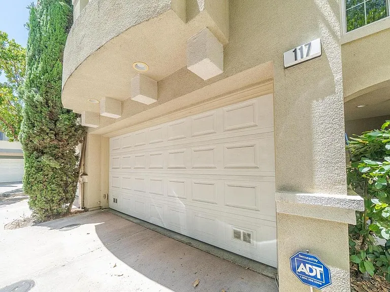 117 Serenity Pl — Photo 4