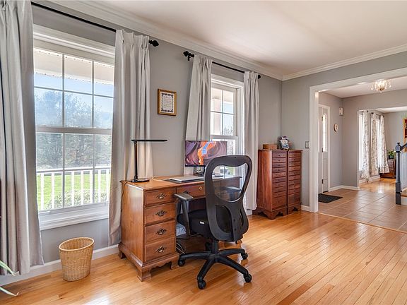 4th image of 1875 Ellis Hollow Rd