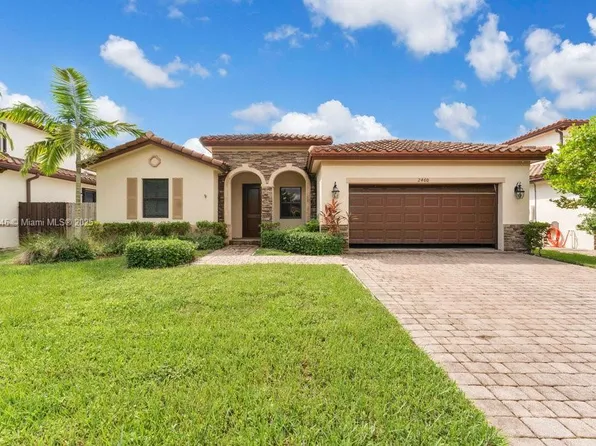 2460 SE 1st St, Homestead, FL 33033