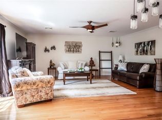 35 Ansonia Ave, Bristol, RI 02809