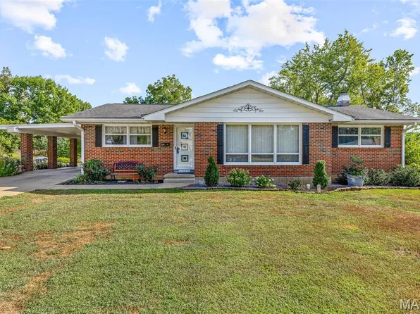 134 Pine St, Farmington, MO 63640