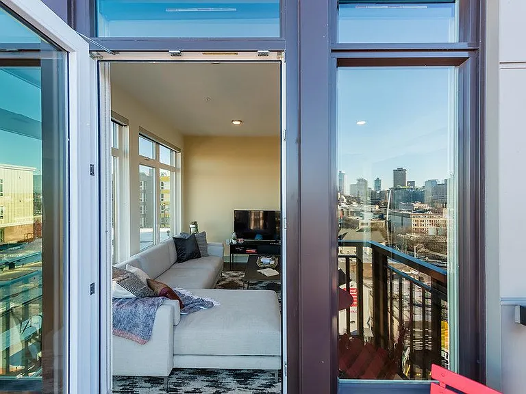 Broadcast Apartments — Photo 32