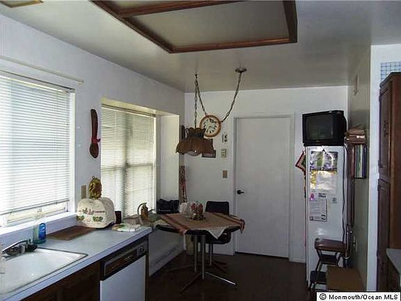 3rd image of 698 Friar Court #B