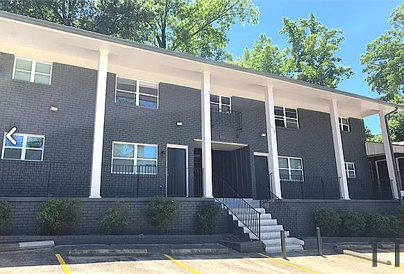 2 bed, 800 sqft, $1,300 — Photo 2