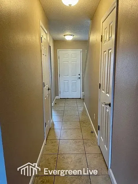 3 bed, 2.0 bath, 1758 sqft, $1,745 — Photo 2