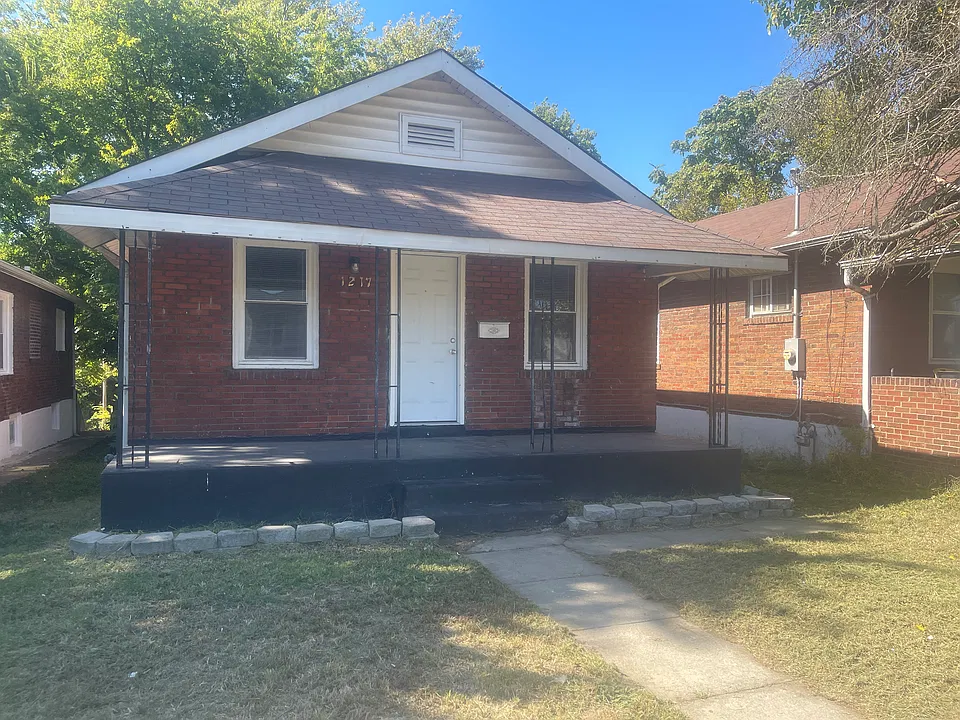 1217 Sutter Ave