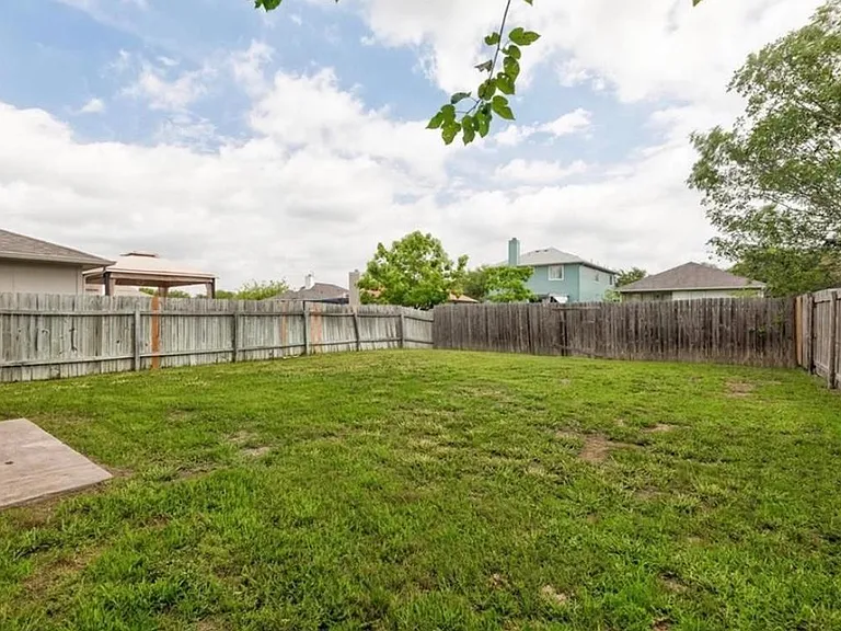 16712 Hamilton Point Cir — Photo 40