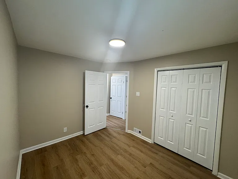 21 Apache St — Photo 10