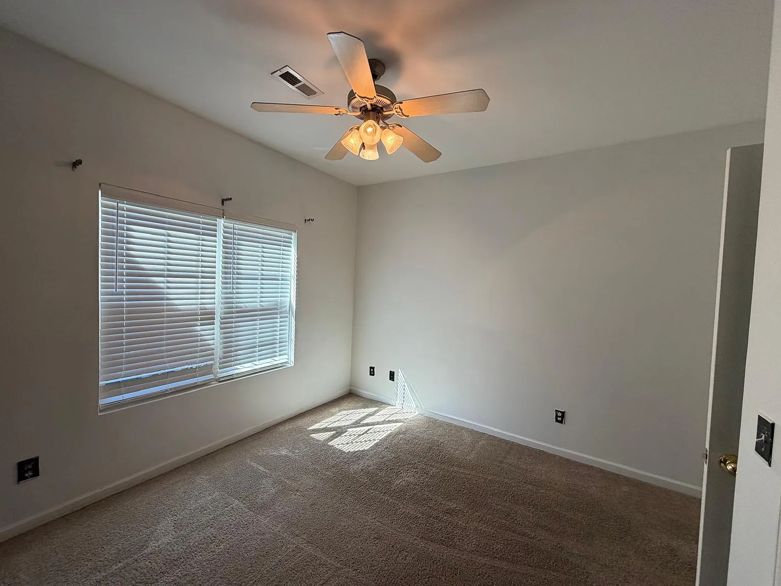 3 bed, 1694 sqft, $2,000 — Photo 3