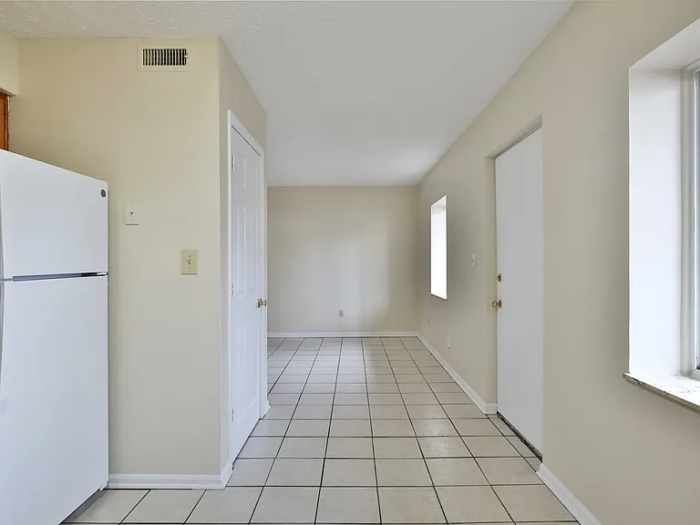 450 E Norwich Ave #D — Photo 8