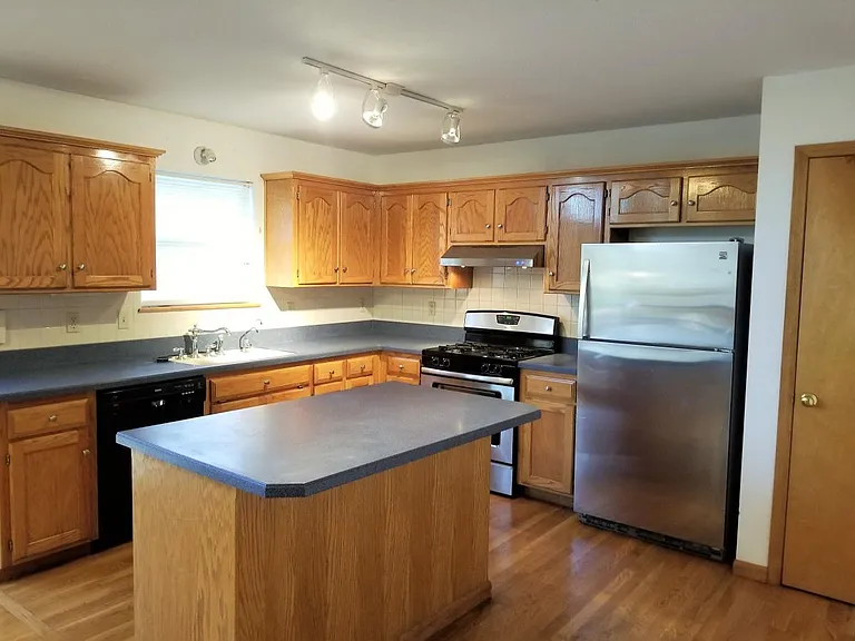 1901 Cherokee Dr — Photo 4